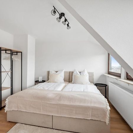 Malu Rooms - Top Lage, Kostenloser Parkplatz, Klima, Netflix, 24H Checkin Ludwigsburg Exterior photo