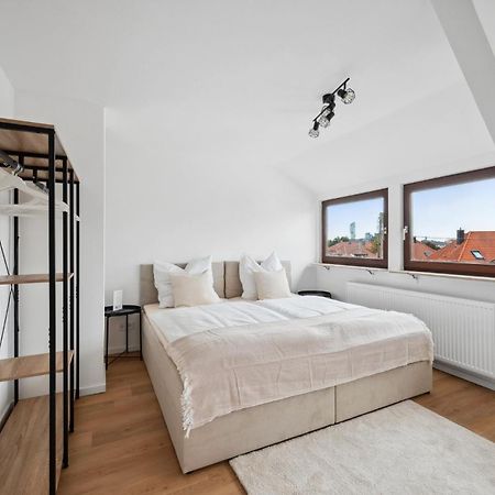 Malu Rooms - Top Lage, Kostenloser Parkplatz, Klima, Netflix, 24H Checkin Ludwigsburg Exterior photo
