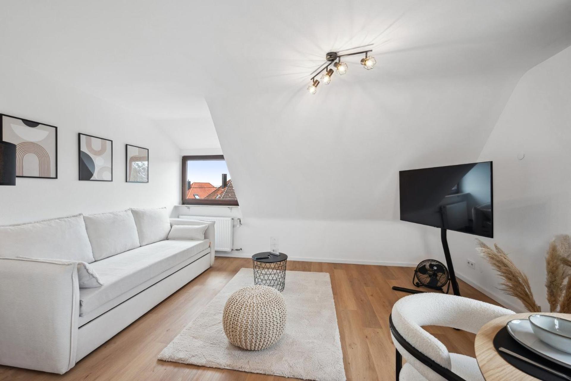 Malu Rooms - Top Lage, Kostenloser Parkplatz, Klima, Netflix, 24H Checkin Ludwigsburg Exterior photo