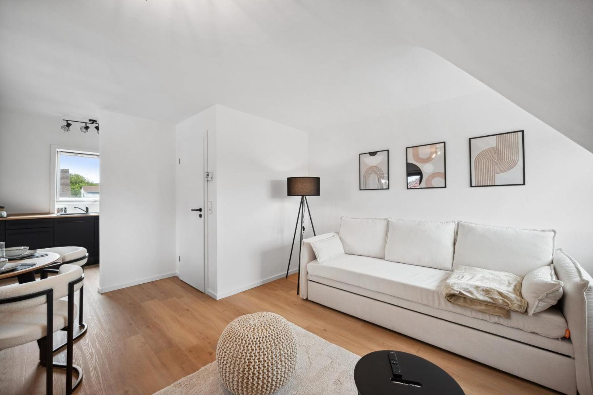 Malu Rooms - Top Lage, Kostenloser Parkplatz, Klima, Netflix, 24H Checkin Ludwigsburg Exterior photo