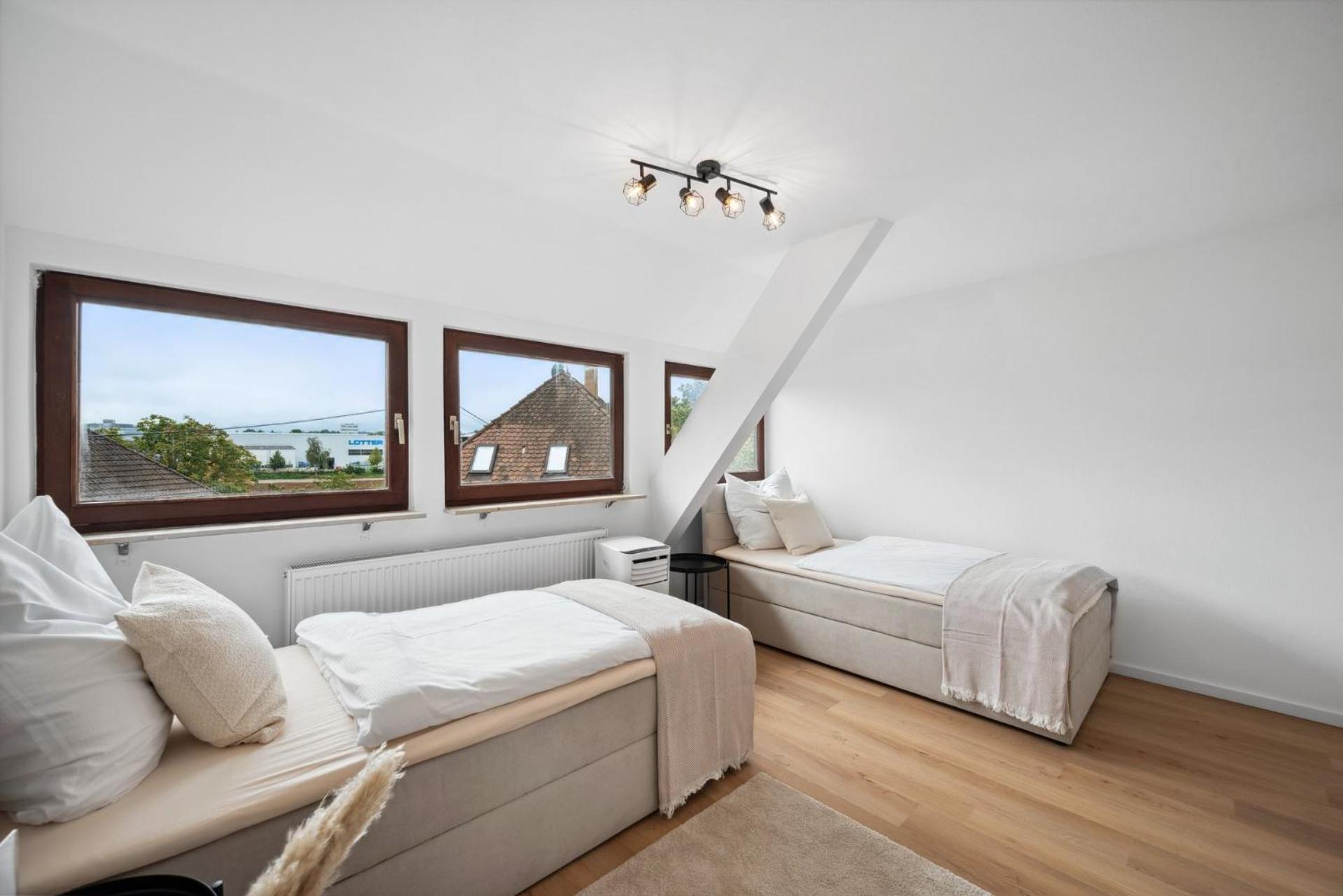 Malu Rooms - Top Lage, Kostenloser Parkplatz, Klima, Netflix, 24H Checkin Ludwigsburg Exterior photo